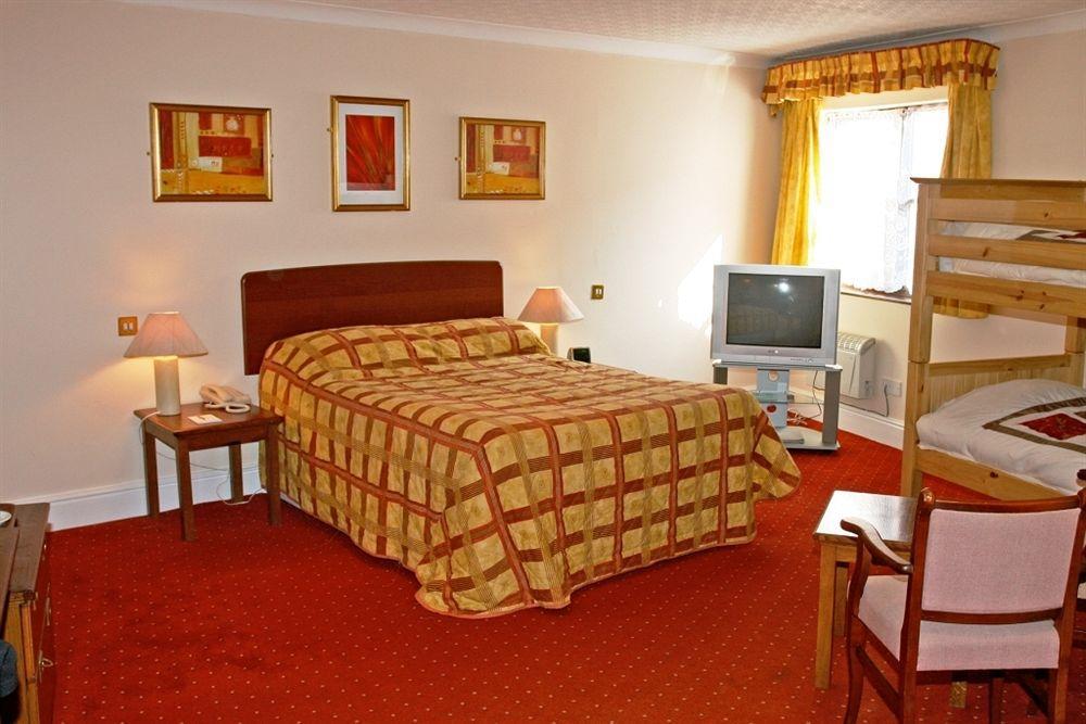 Beaufort Park Hotel Mold Exteriér fotografie