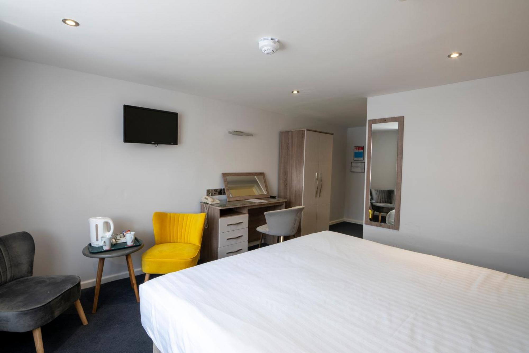 Beaufort Park Hotel Mold Exteriér fotografie