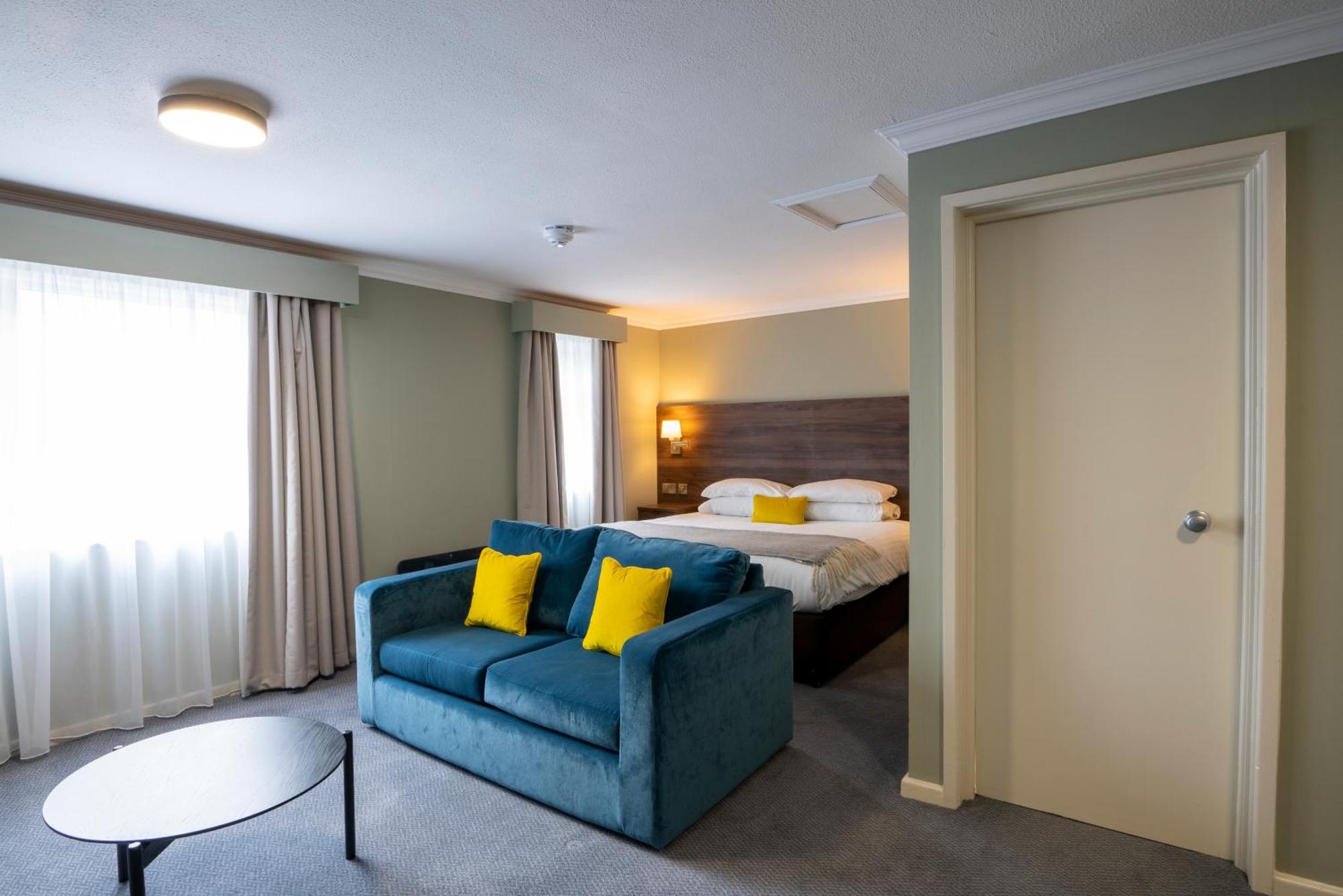 Beaufort Park Hotel Mold Exteriér fotografie