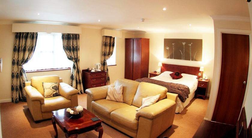 Beaufort Park Hotel Mold Exteriér fotografie