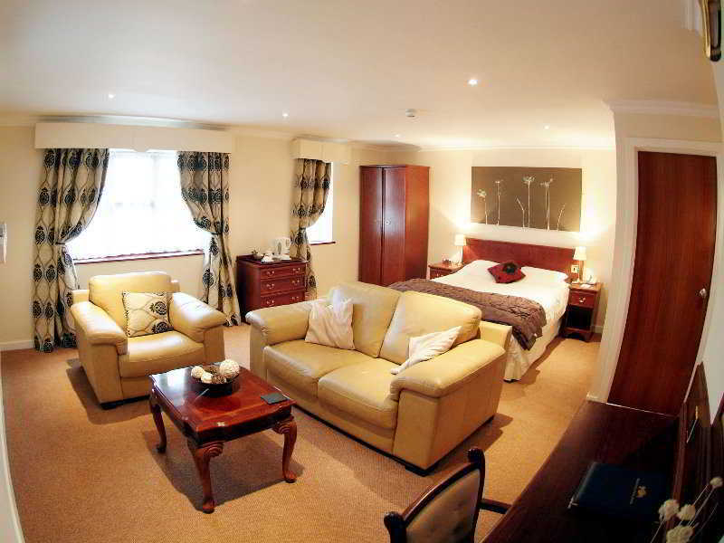 Beaufort Park Hotel Mold Exteriér fotografie